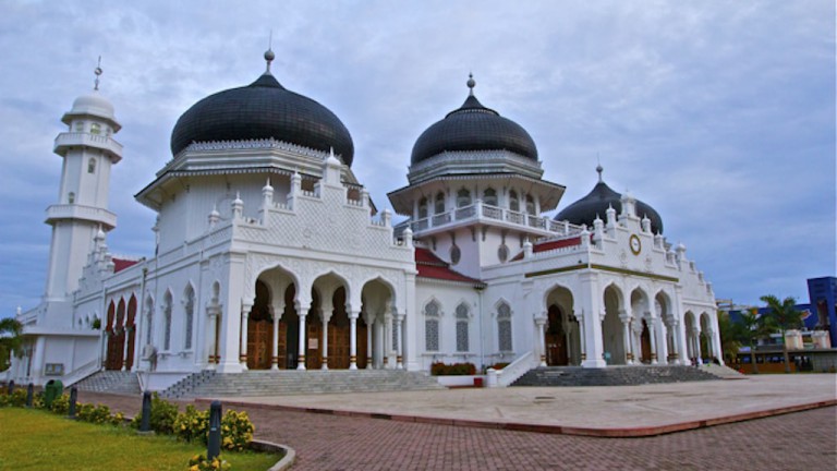 Mosque: Place of worship and of culture